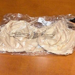 NWT Wacoal Supporting Role Bra